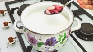 Discover the Surprising Benefits of Garlic in Boiling Milk