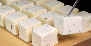 Who knew that making cheese at home could be so easy and quick? With just a couple of common kitchen staples, you can prepare a fresh, homemade cheese in about six minutes. This recipe uses milk and natural yogurt, making it a straightforward and satisfying process. Ingredients Needed 1.5 liters of milk 240 grams of natural yogurt 1/2 teaspoon of salt (optional for seasoning) Step-by-Step Guide to Making Cheese Heat the Milk: Pour the 1.5 liters of milk into a large pot. Heat the milk over medium heat. Watch it closely to ensure it doesn’t boil over. You want to bring it just to a boil. Add Yogurt: Once the milk is just about to boil, reduce the heat to low. Then, stir in the 240 grams of natural yogurt. Mix it thoroughly until completely combined. Season: Sprinkle in the 1/2 teaspoon of salt, if using. This will enhance the flavor of your cheese. Curdle the Milk: Allow the milk and yogurt mixture to cook on low heat for about 2-3 minutes. You’ll start to see curds forming and separating from the whey (the liquid part). Strain the Curds: Place a large strainer over a bowl and line it with a clean cheesecloth or a thin kitchen towel. Carefully pour the mixture into the strainer to separate the curds from the whey. Squeeze Out Excess Whey: Gather the corners of the cheesecloth or towel and gently squeeze out the excess whey. Be careful with the heat. You can wait a minute or two if it’s too hot to handle. Cool and Serve: Open the cheesecloth and transfer your fresh cheese into a container. Allow it to cool for a few minutes before serving. You can also refrigerate it if you prefer it chilled. Conclusion: Enjoy Your Homemade Cheese And there you have it—a delicious, homemade cheese prepared in just about 6 minutes! This cheese is perfect for spreading on crackers, adding to salads, or simply enjoying on its own. Experiment with different additions like herbs and spices to customize your cheese to your liking. Enjoy the freshness and simplicity of your very own homemade cheese!