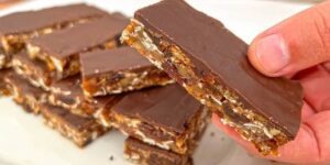 Whip Up Tasty and Healthy Energy Bars in Just 5 Minutes!