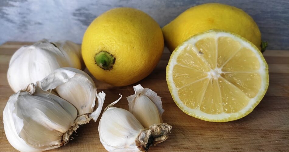 Natural Remedy for Cleaning Blood Vessels Lemon and Garlic Recipe