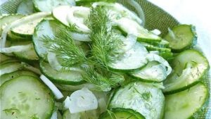 Healing Cucumber and Garlic Salad