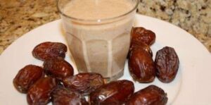 I pour hot milk into the dates and the result was amazing! A recipe in 5 minutes!