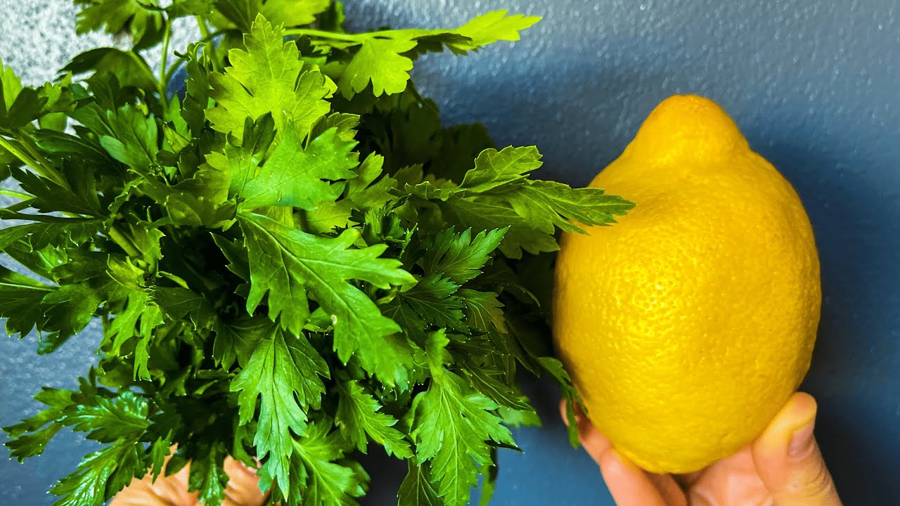 Parsley and Lemon Juice Relieve Swelling and Remove Excess Fluid from